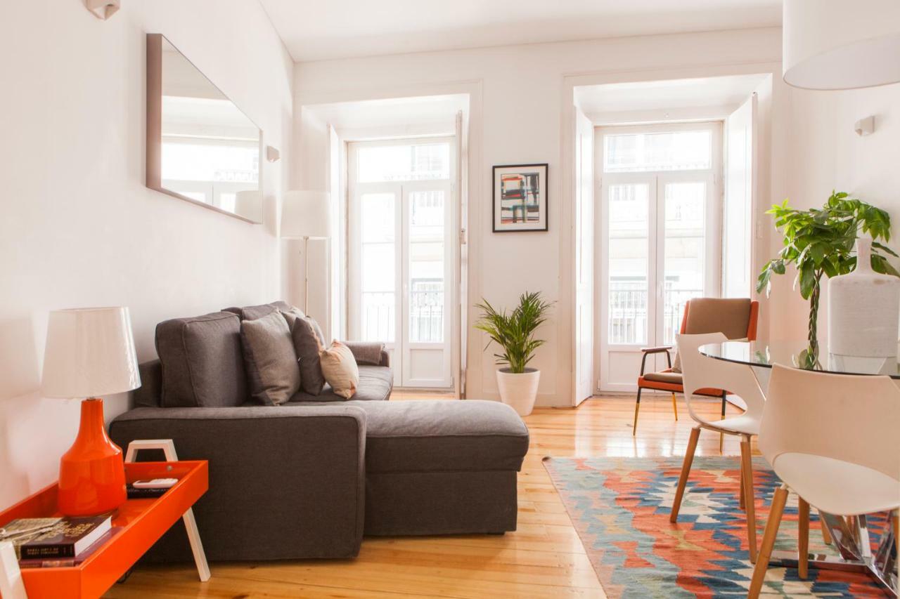 Apartment Cozy 1st Floor Flat Central Chiado District With Balconies And Ac 19th Century Building *